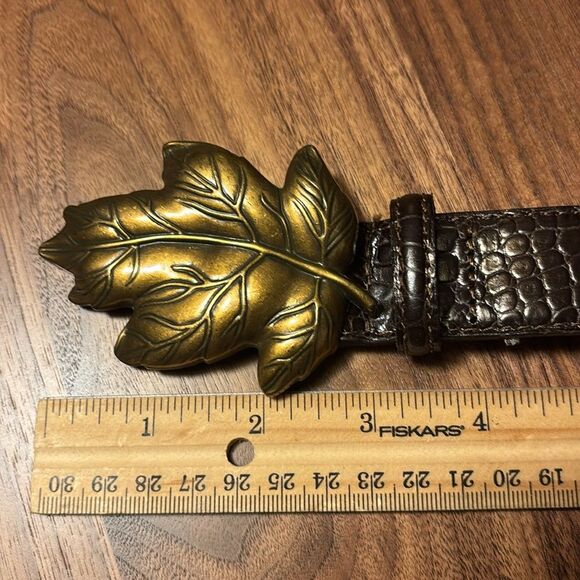 Talbots Brown Leather Croc Belt Patent Embossed Leaf Punch Buckle - Picture 3 of 6